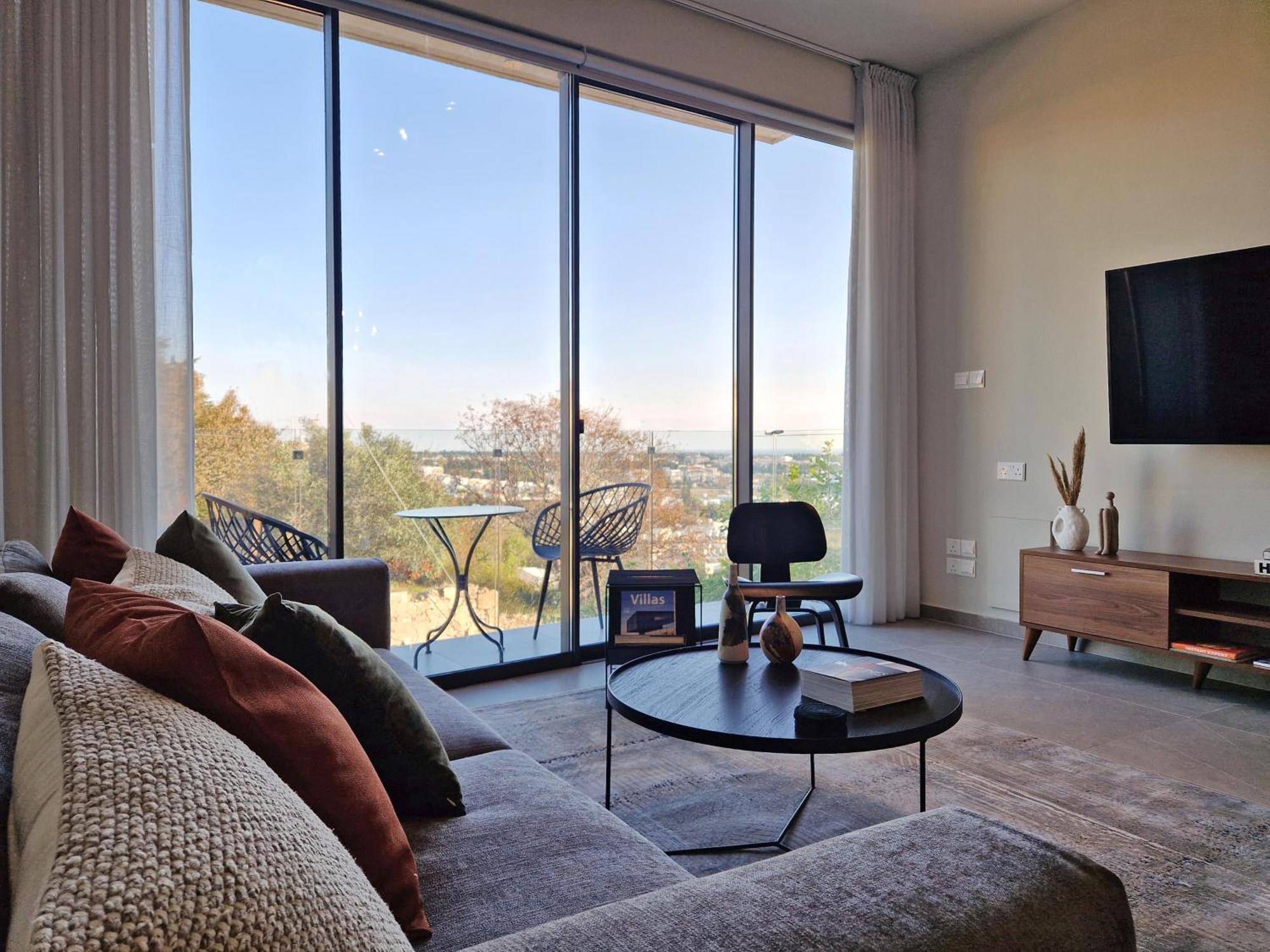 Aeon Residences - In The Heart Of Ferienhaus Paphos