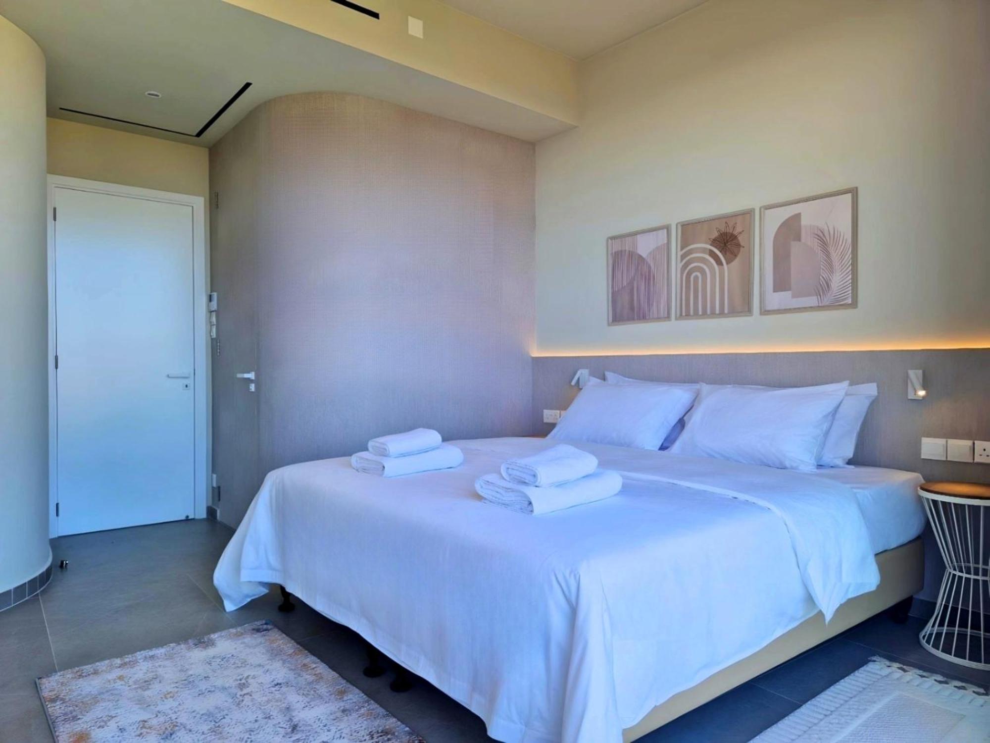 Aeon Residences - In The Heart Of Ferienhaus Paphos