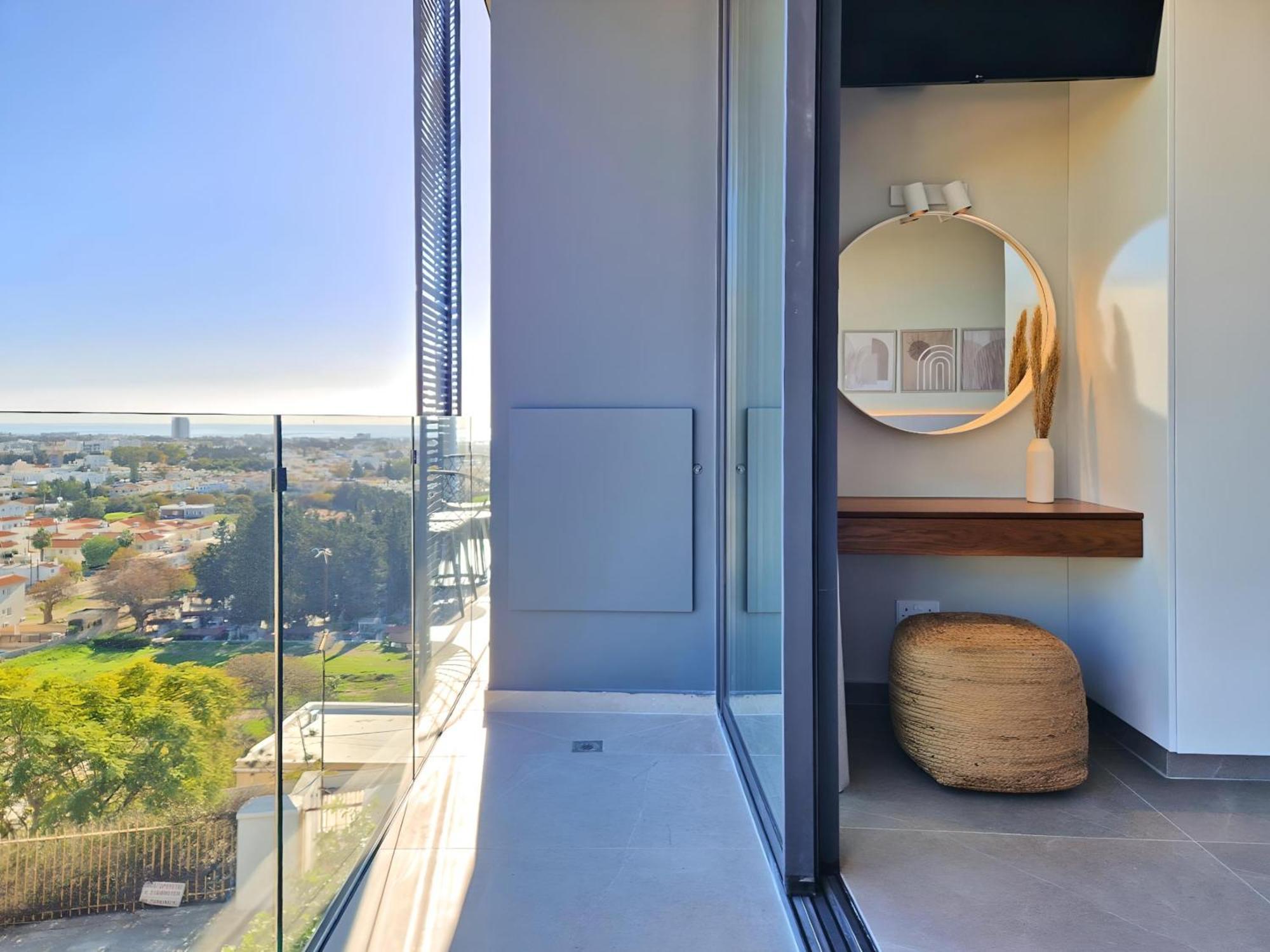 Aeon Residences - In The Heart Of Ferienhaus